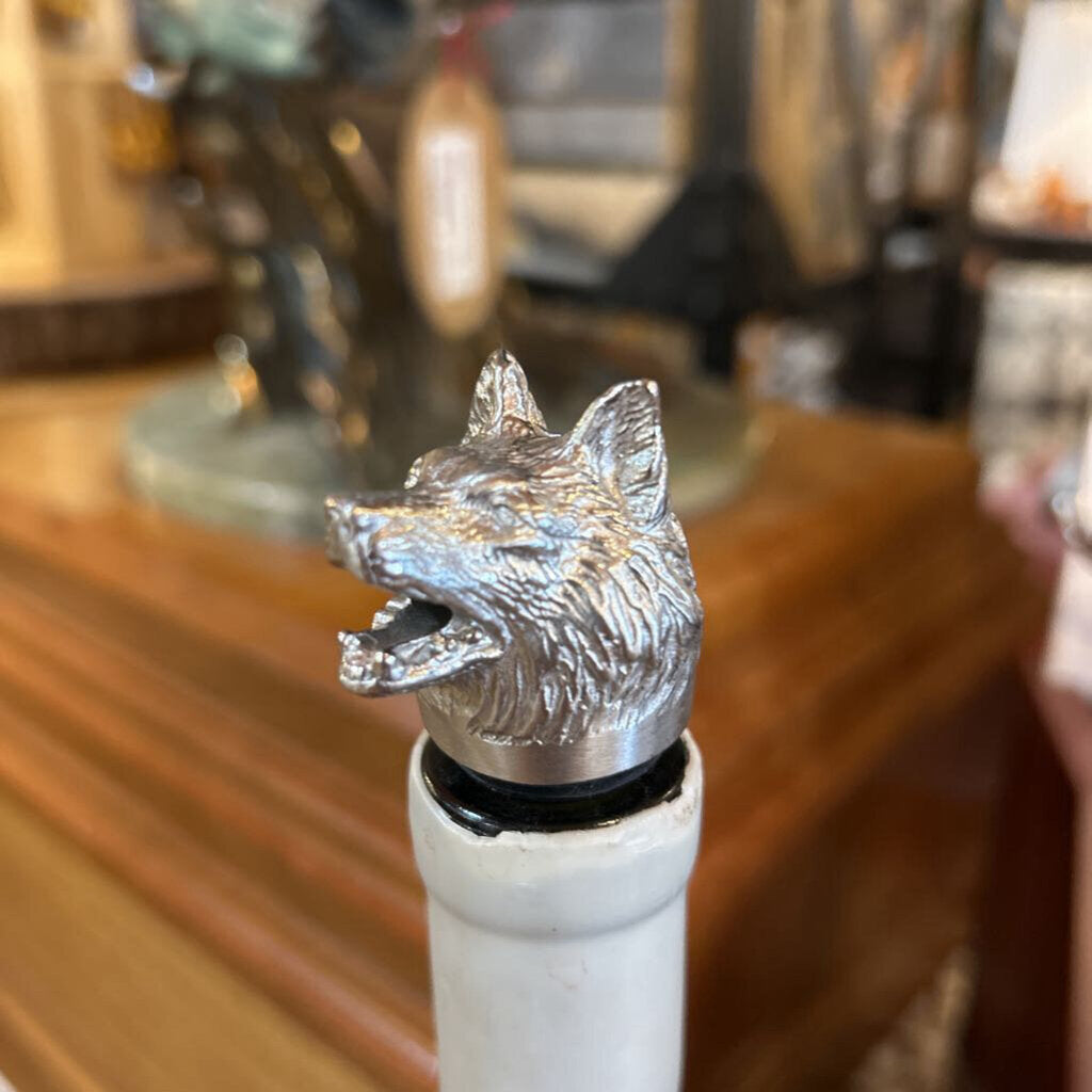 Wolf Wine Pourer
