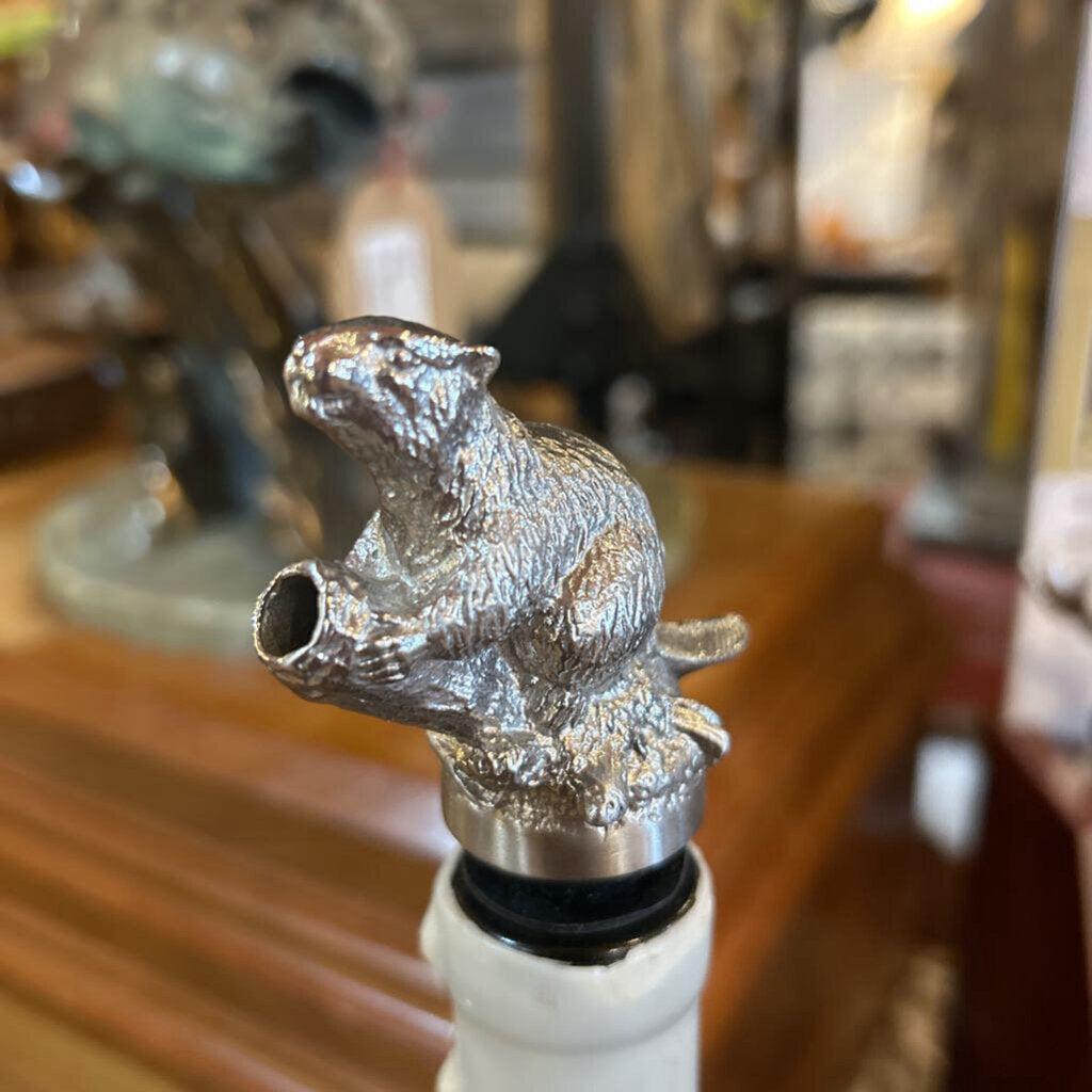 Beaver Wine Pourer